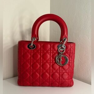 CHRISTIAN DIOR Lady Dior Cannage Medium Red